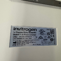 Invitrogen Qubit 4 Fluorometer image 0